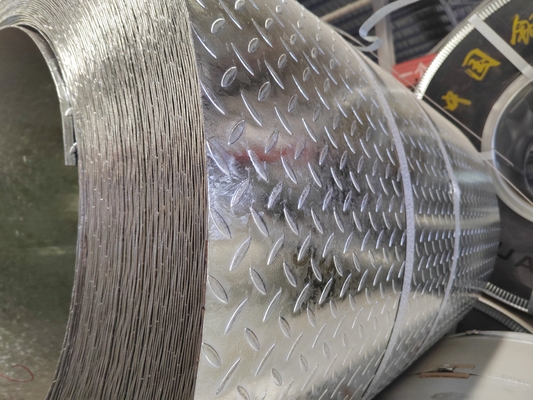 Coil di acciaio non legato Q235 MS di diamante con certificazione JIS e taglio incluso