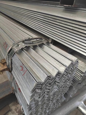 Supply Equal ASTM EN S235JR S275JR S355JR A572 Angolo in acciaio al carbonio per la struttura in acciaio
