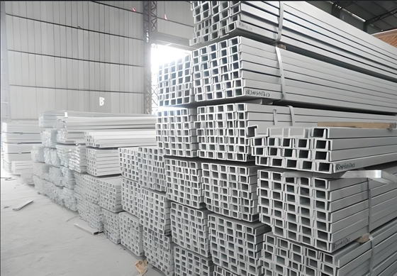 C8 C10 C12 C16 Acciaio laminato a caldo canale U non perforato per supporto strutturale