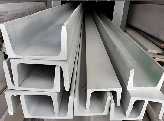 C8 C10 C12 C16 Acciaio laminato a caldo canale U non perforato per supporto strutturale
