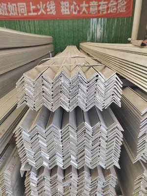Serie Q195-Q420 acciaio laminato a caldo 120*120*3mm MS Angel con applicazioni per profili L