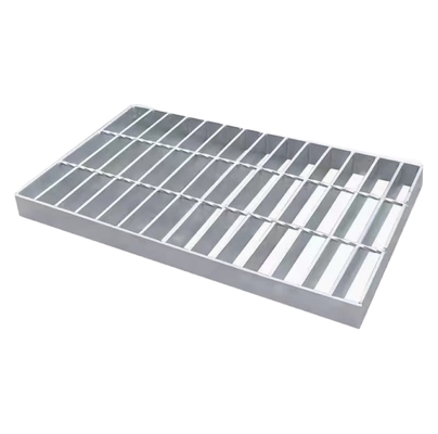 Scala a spirale galvanizzata per griglie di acciaio esterne in stile di design industriale