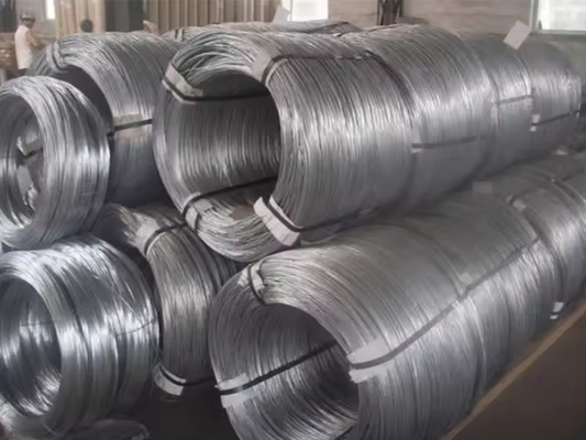 Servizio di saldatura e tolleranza ± 1% per filo di bobina galvanizzato immerso a caldo da 6 mm a 12 mm