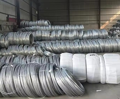 Servizio di saldatura e tolleranza ± 1% per filo di bobina galvanizzato immerso a caldo da 6 mm a 12 mm