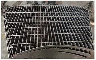 Griglia di alluminio per piattaforma di passaggio sul campo minerario acciaio galvanizzato certificato ISO9001