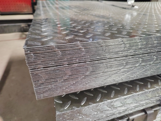 ISO9001 Certificato DX51D Piastra di acciaio a modello galvanizzato 5.75*1250mm Z41-Z60 Rivestimento
