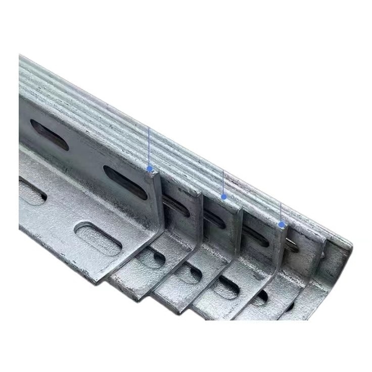 Fabbricazione a caldo di acciaio laminato galvanizzato perforato a angolo uguale